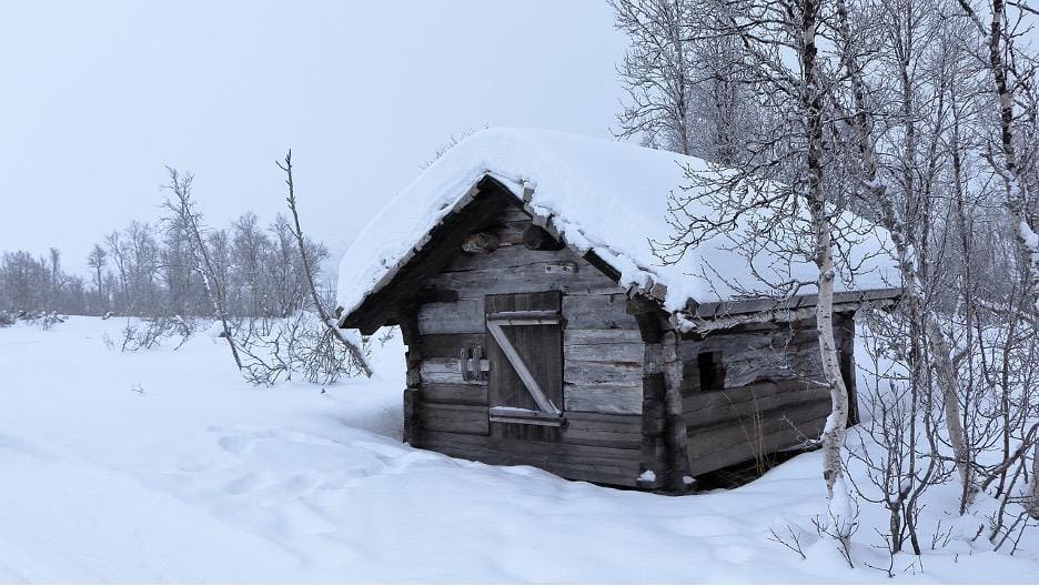 snowy cabin on pixabay by steenjepsen